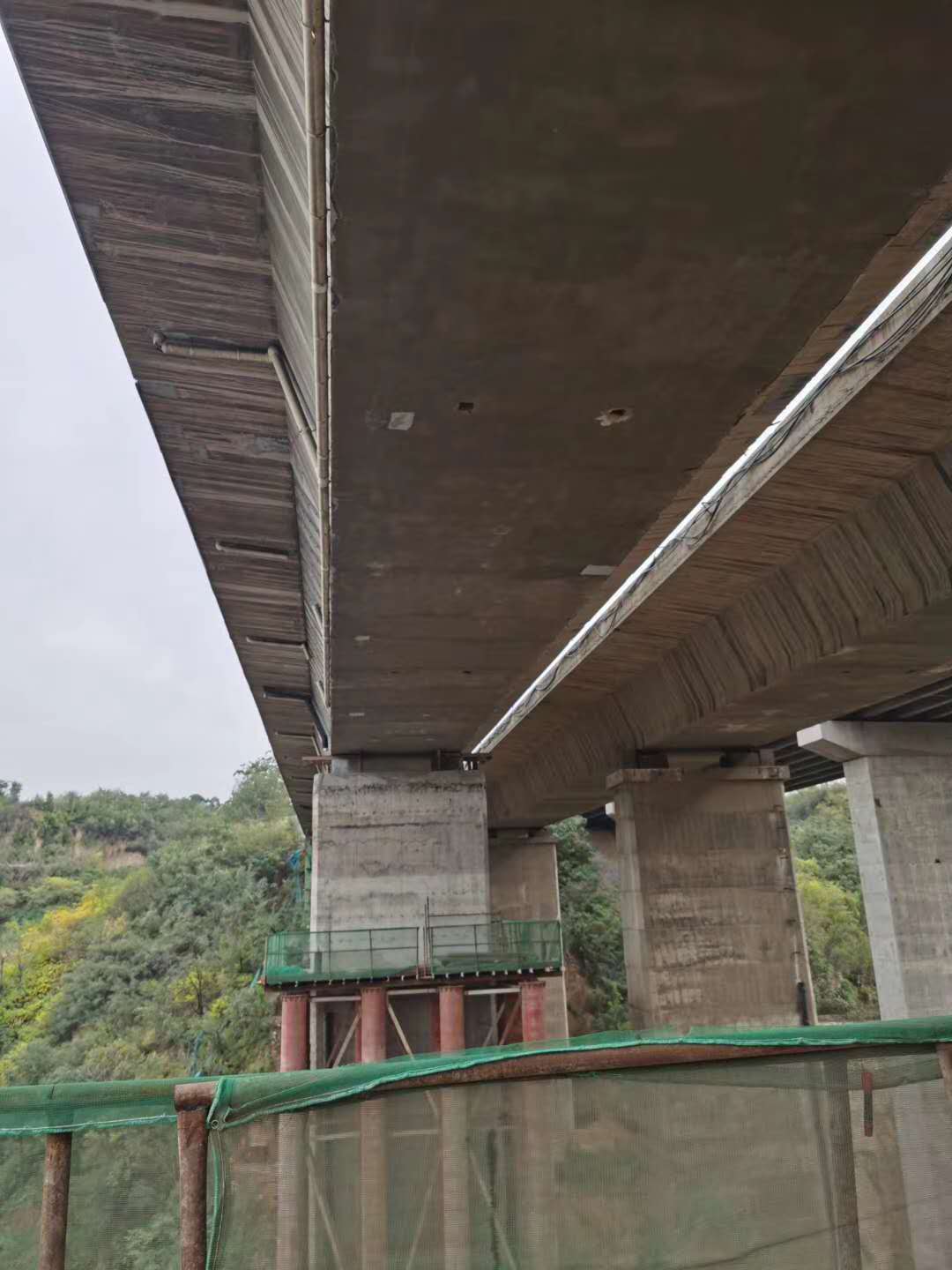 常山桥梁加固前制定可行设计方案图并用对施工方法